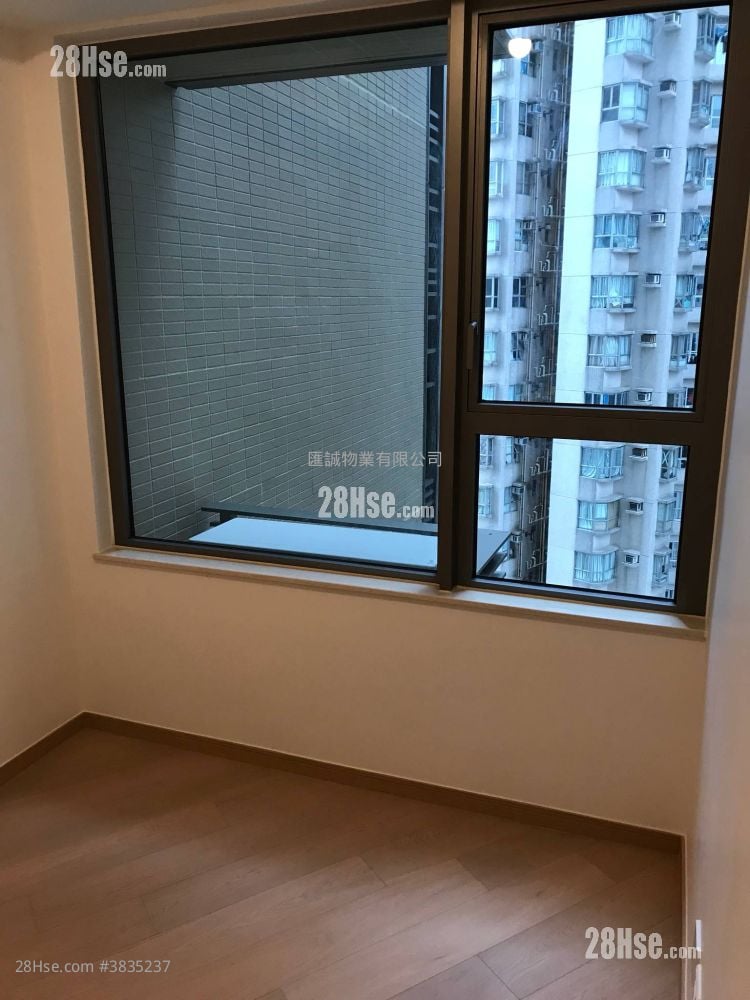 Upper East Sell 1 Bedroom , 1 Bathroom 307 ft²