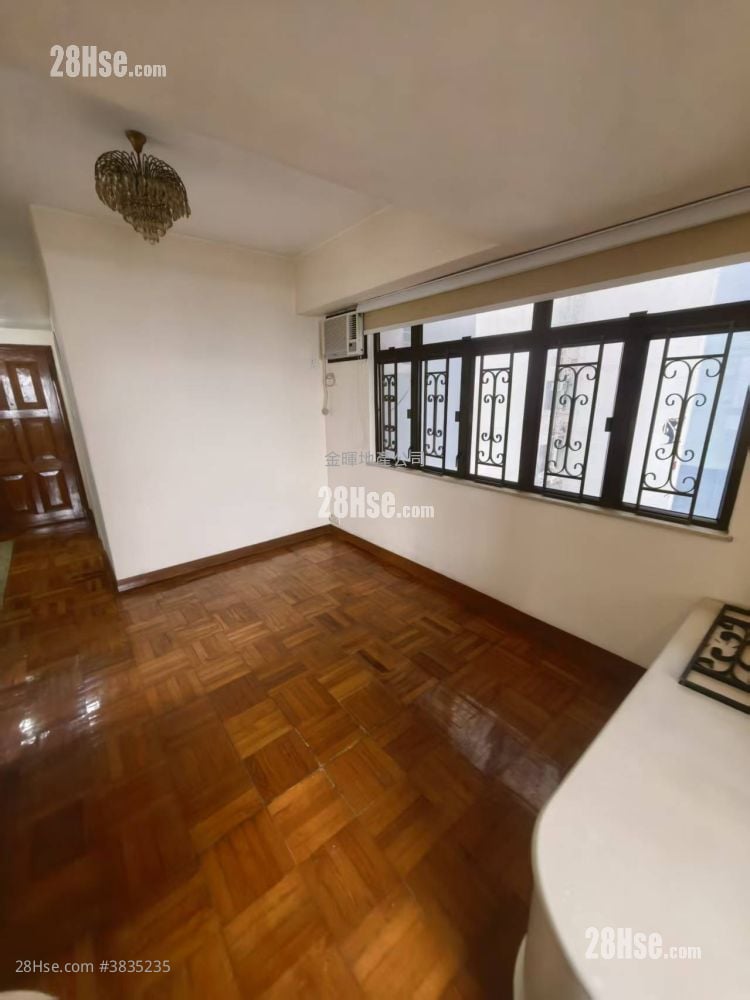 Jade Court Sell 2 Bedrooms , 1 Bathroom 393 ft²