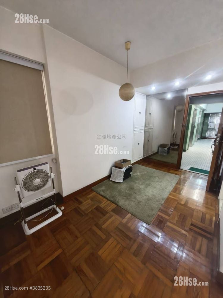 Jade Court Sell 2 Bedrooms , 1 Bathroom 393 ft²