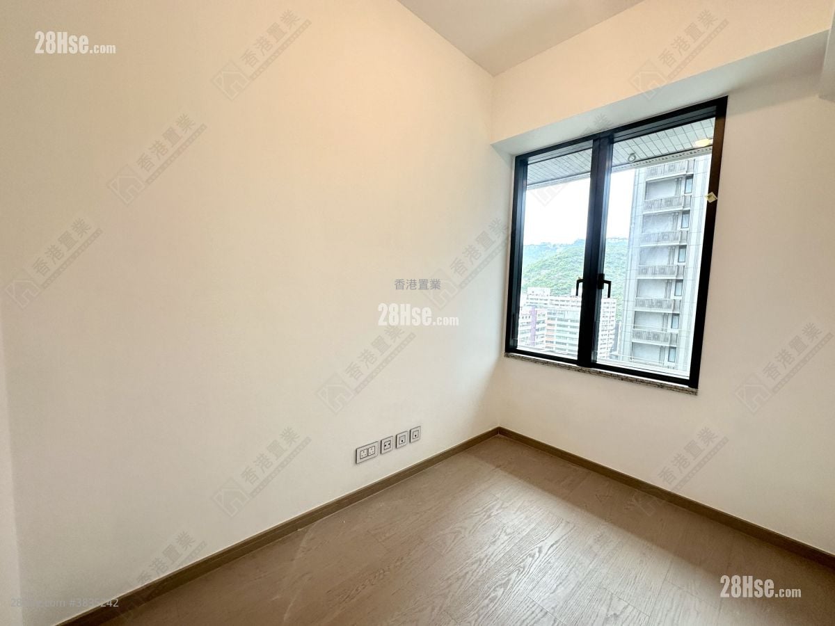 The Southside Sell 2 Bedrooms , 2 Bathrooms 538 ft²