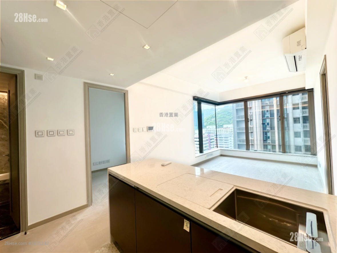 The Southside Sell 2 Bedrooms , 2 Bathrooms 538 ft²