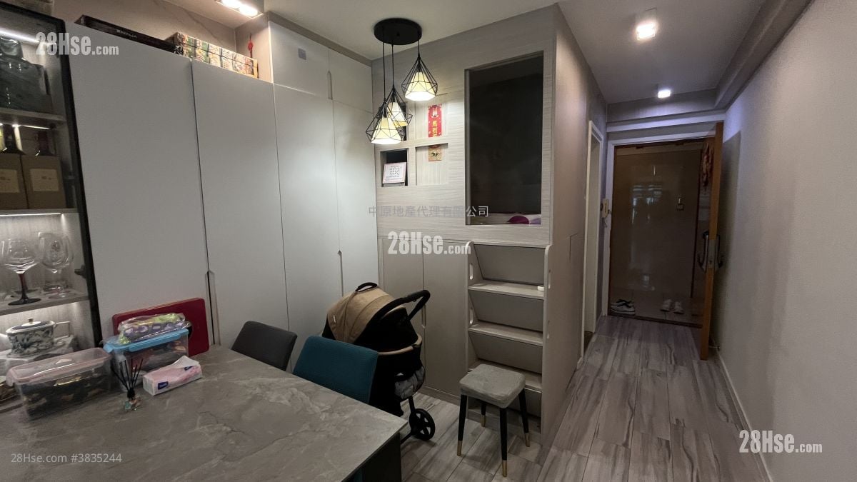Park Central Sell 3 Bedrooms , 2 Bathrooms 636 ft²