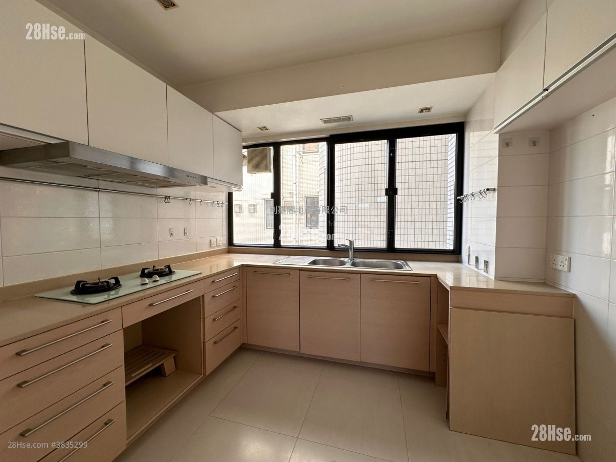 Greenwood Terrace Sell 3 Bedrooms , 2 Bathrooms 882 ft²