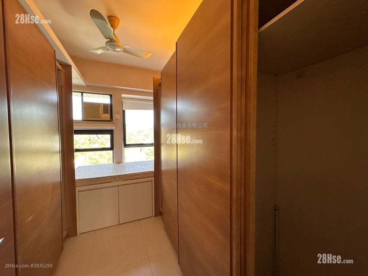Greenwood Terrace Sell 3 Bedrooms , 2 Bathrooms 882 ft²