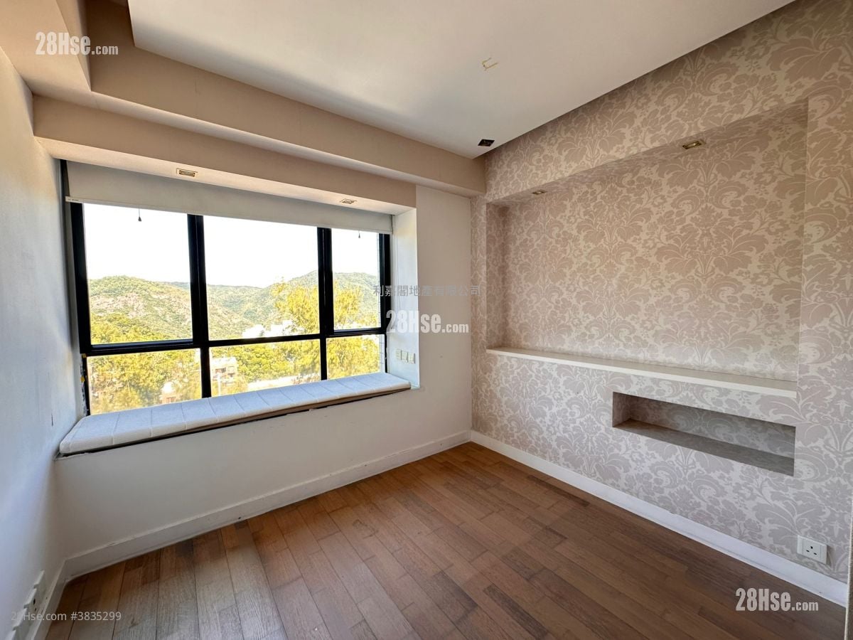 Greenwood Terrace Sell 3 Bedrooms , 2 Bathrooms 882 ft²