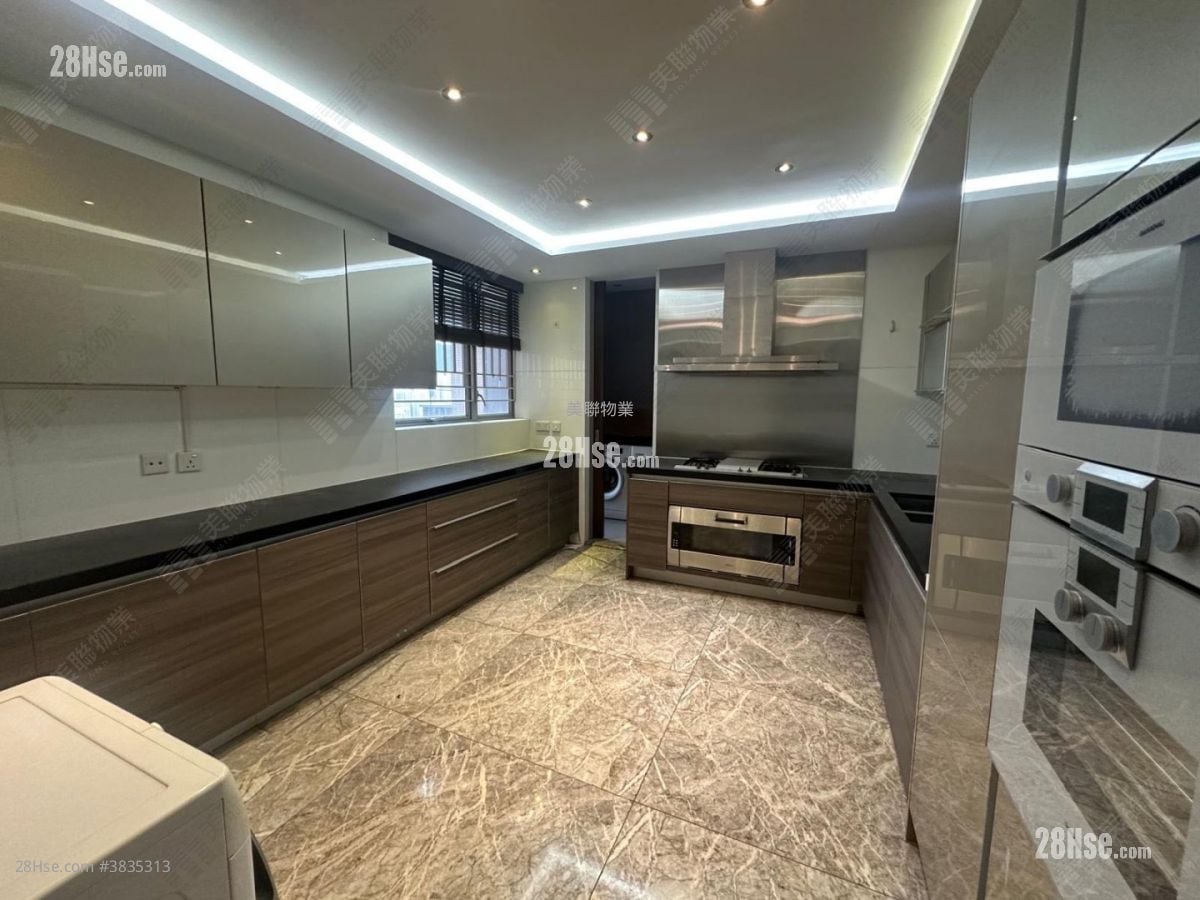 The Latitude Sell 4 Bedrooms , 4 Bathrooms 1,595 ft²