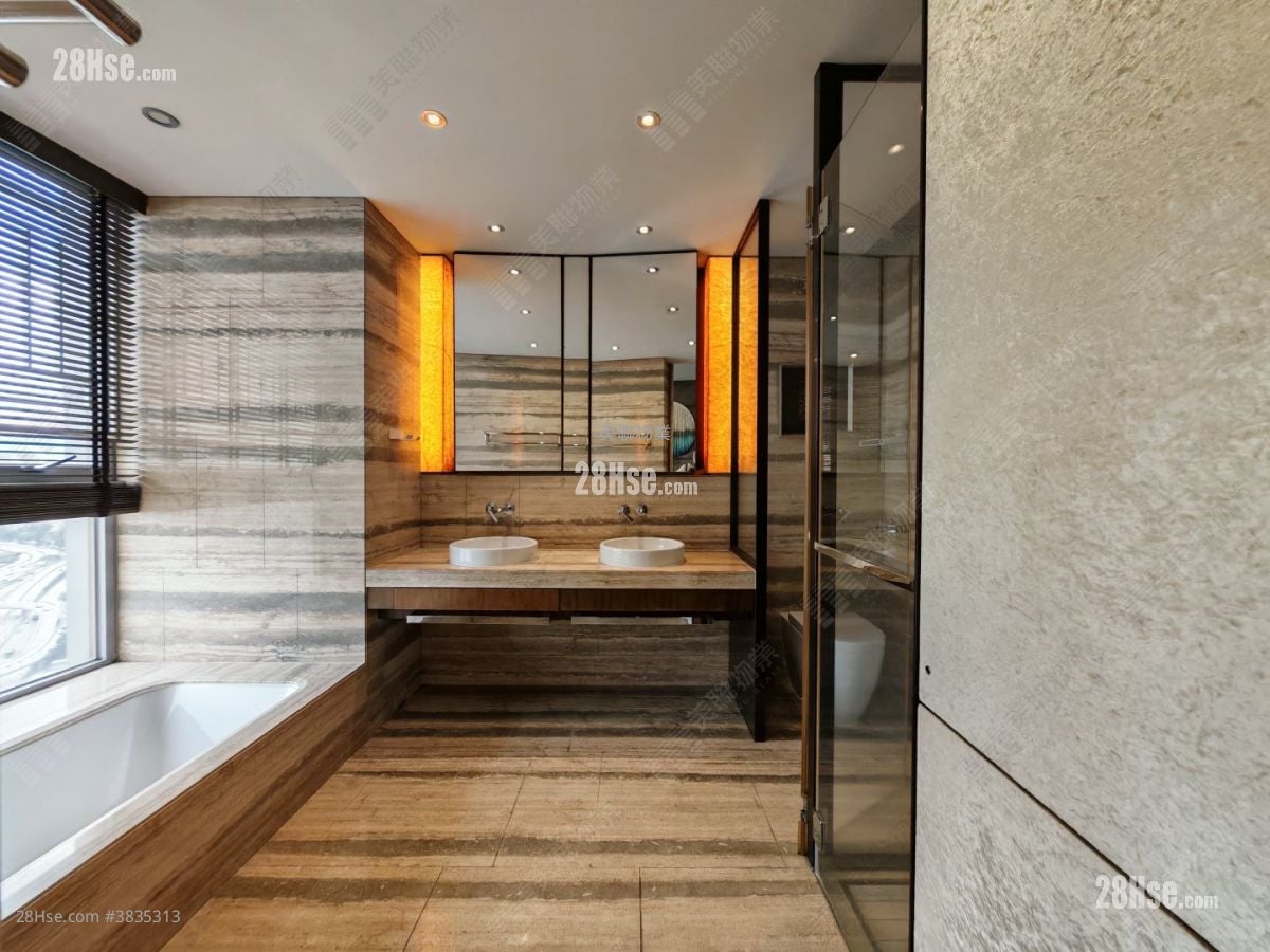The Latitude Sell 4 Bedrooms , 4 Bathrooms 1,595 ft²