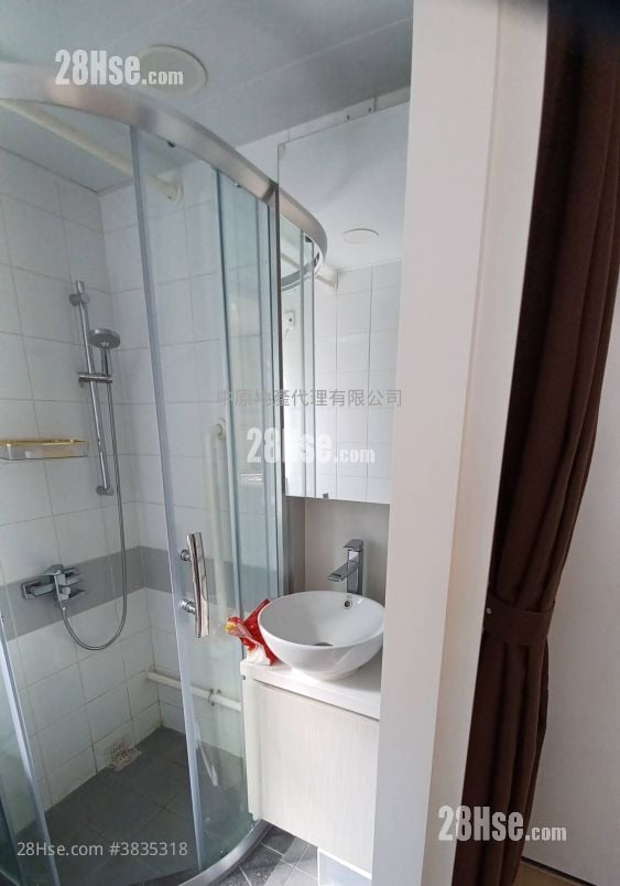 Ching Fu Court Sell 1 Bedroom , 1 Bathroom 187 ft²