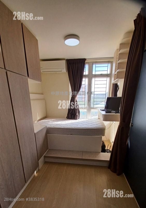 Ching Fu Court Sell 1 Bedroom , 1 Bathroom 187 ft²