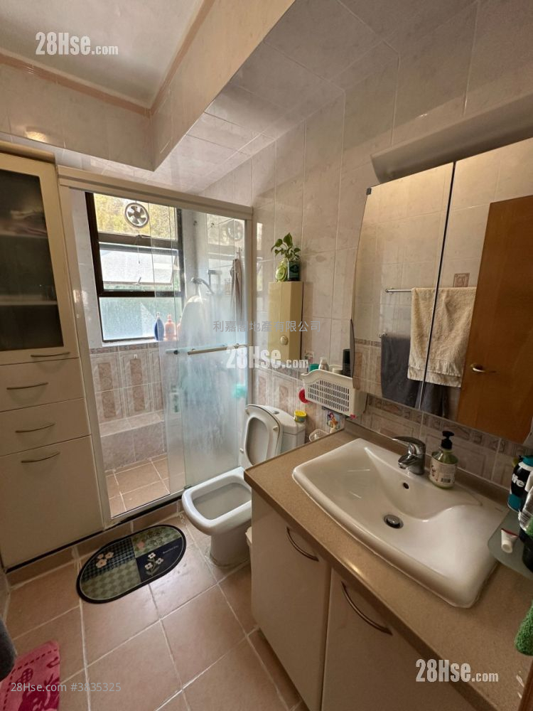 Rosary Villas Sell 3 Bedrooms , 2 Bathrooms 1,431 ft²