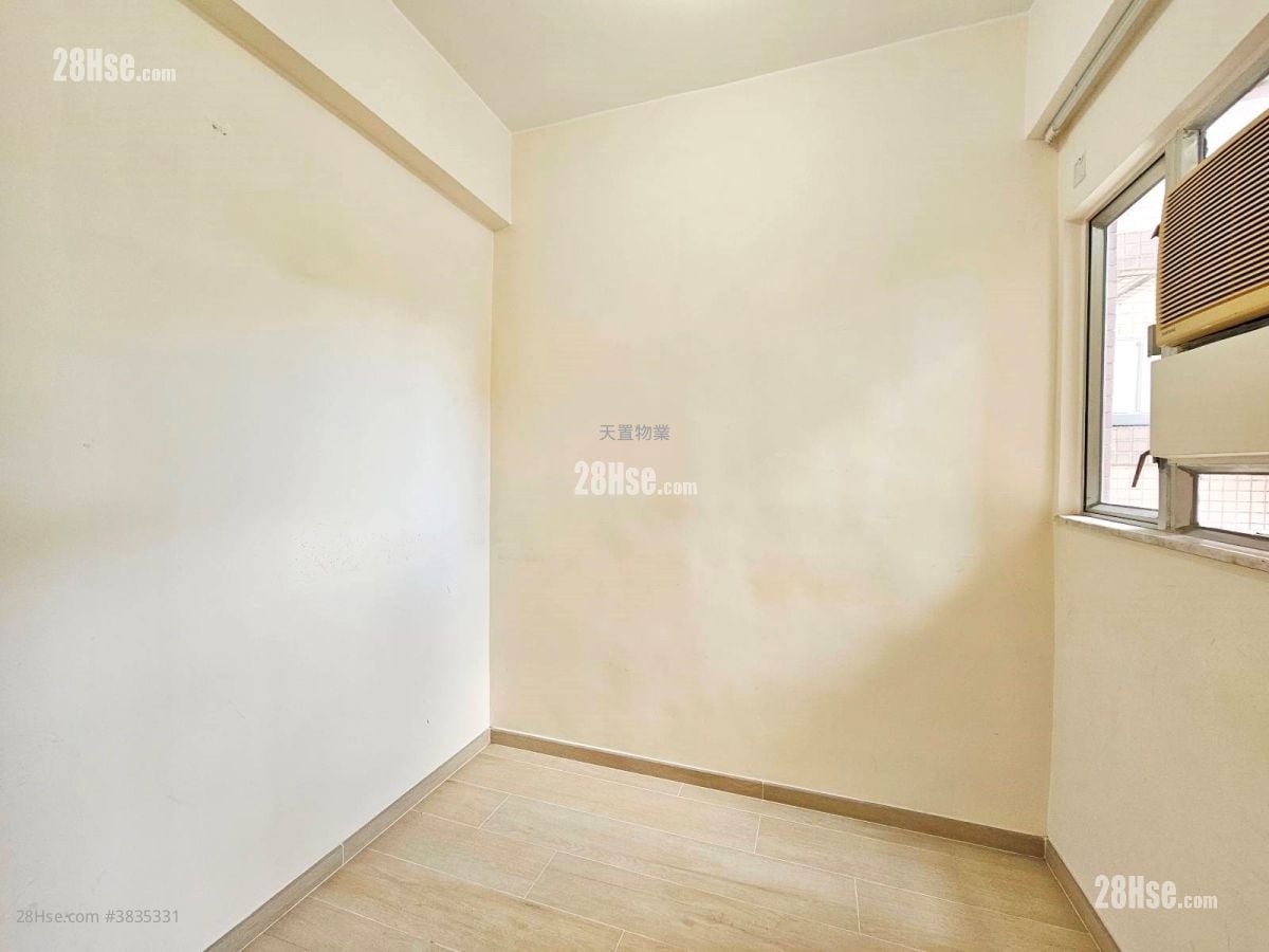 Tuen Mun Town Plaza Rental 2 Bedrooms , 1 Bathroom 356 ft²