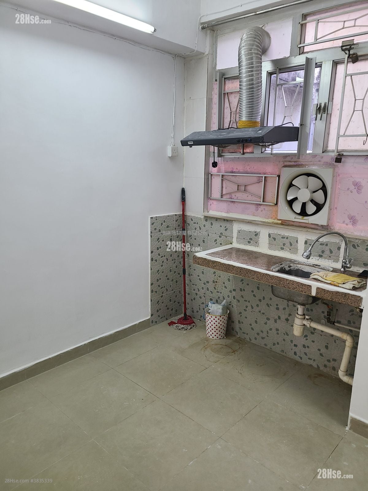 Chinese Mansion Rental 2 Bedrooms , 1 Bathroom 300 ft²