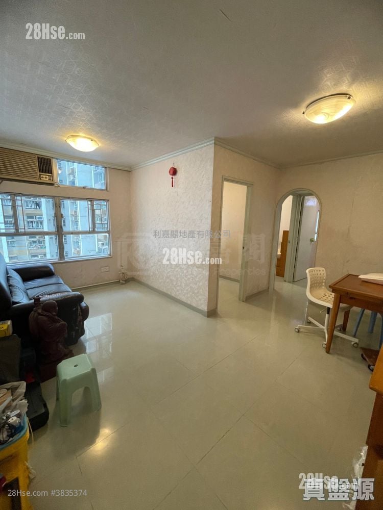 San Wai Court Sell 3 Bedrooms 554 ft²