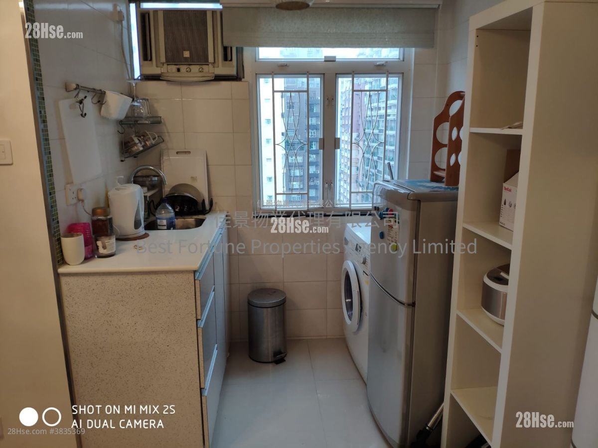 Hang Hing Court Sell 1 Bedroom , 1 Bathroom 245 ft²