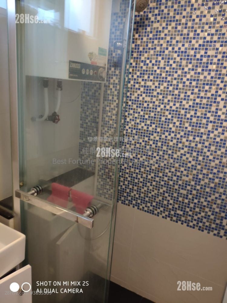 Hang Hing Court Sell 1 Bedroom , 1 Bathroom 245 ft²