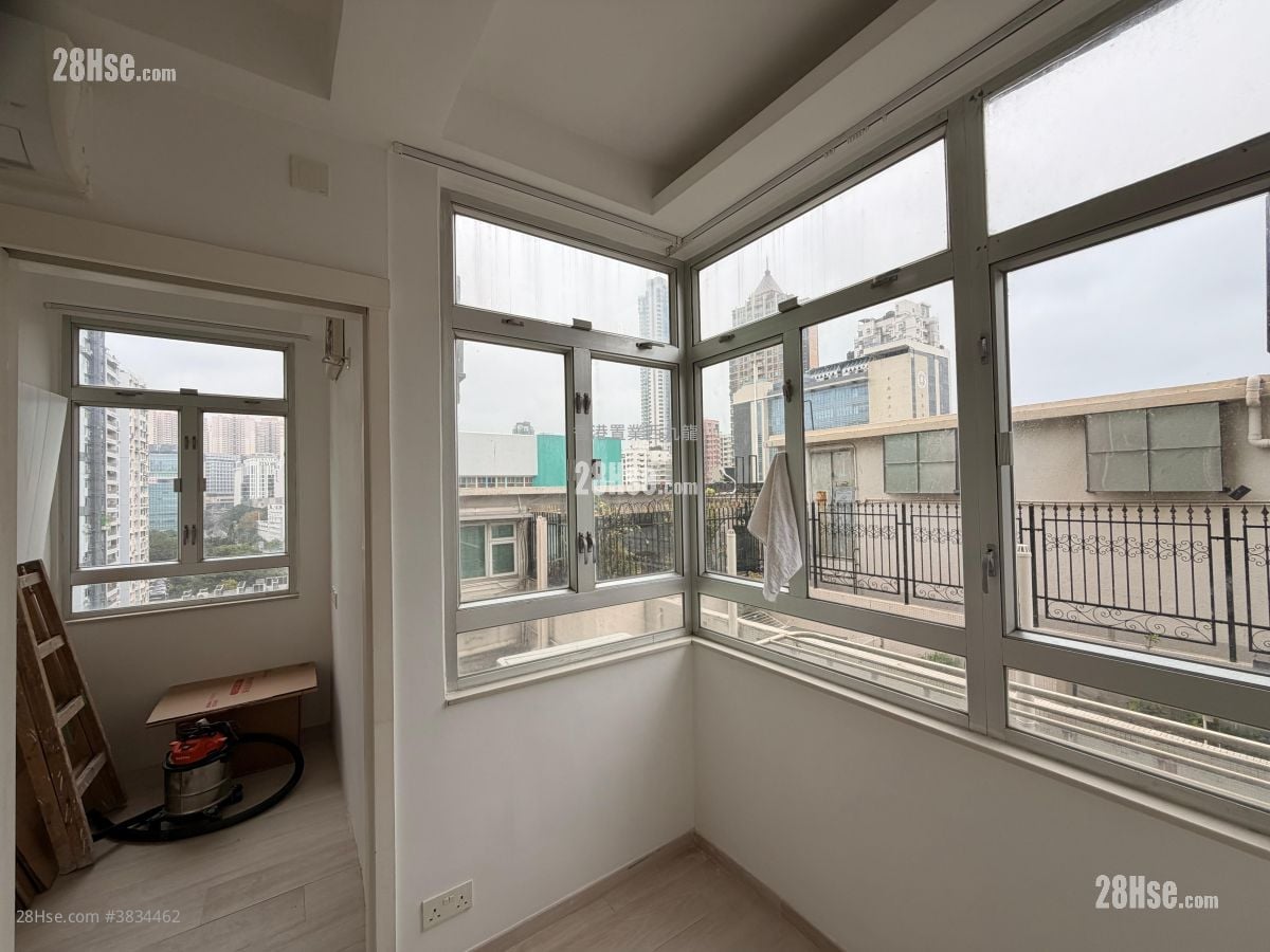 Deltec Court Rental 315 ft²