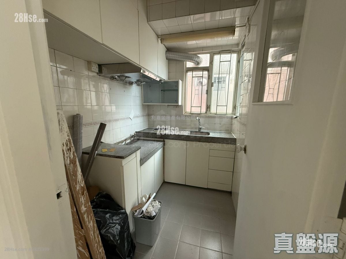 Venice Gardens Sell 2 Bedrooms 452 ft²
