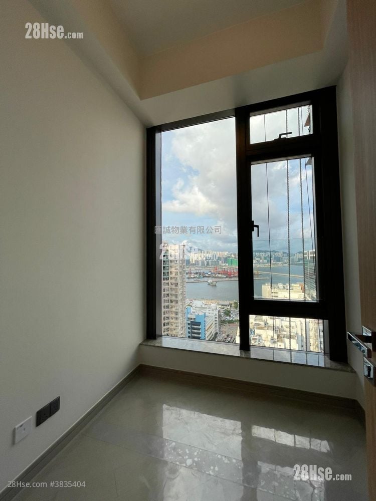 The Vantage Sell 2 Bedrooms , 2 Bathrooms 424 ft²