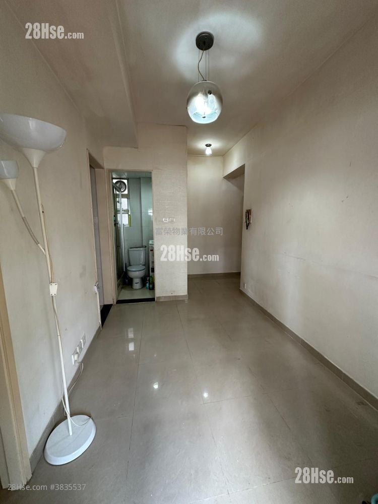 Tak Sun Building Rental 1 Bedroom , 1 Bathroom 239 ft²