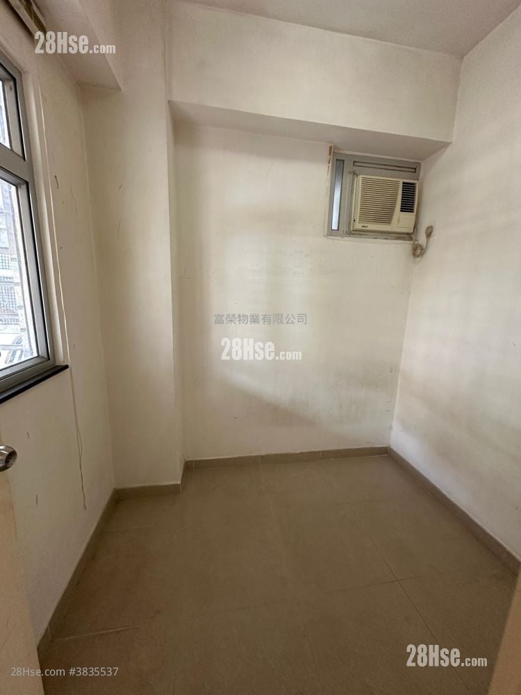 Tak Sun Building Rental 1 Bedroom , 1 Bathroom 239 ft²