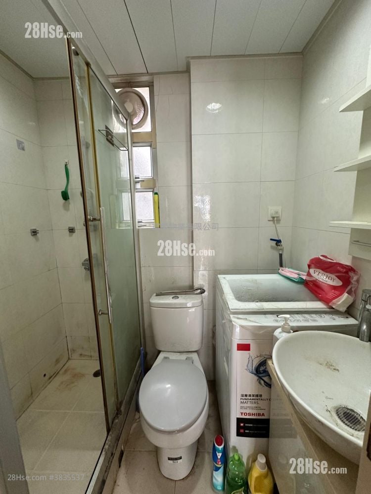 Tak Sun Building Rental 1 Bedroom , 1 Bathroom 239 ft²