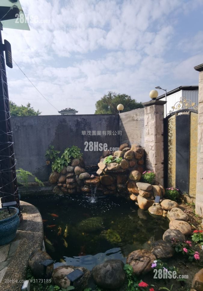 Village Rental 5+ Bedrooms , 3 Bathrooms 2,100 ft²