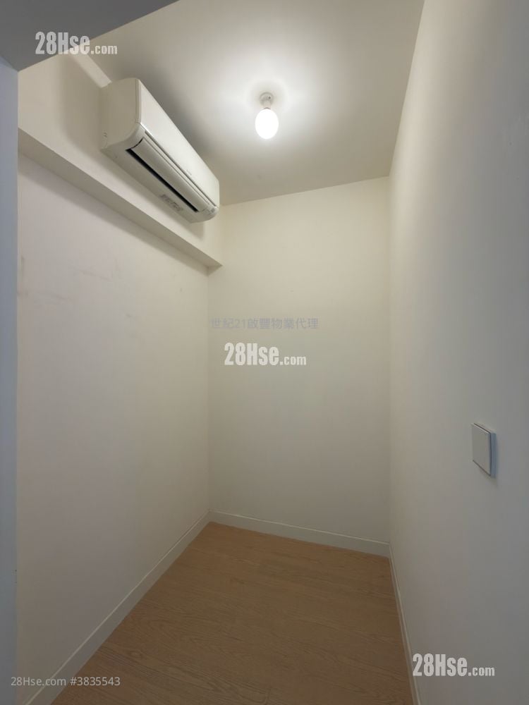 Monaco Rental 678 ft²