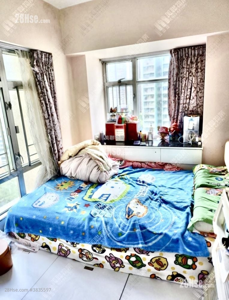 Flora Plaza Sell 3 Bedrooms 526 ft²