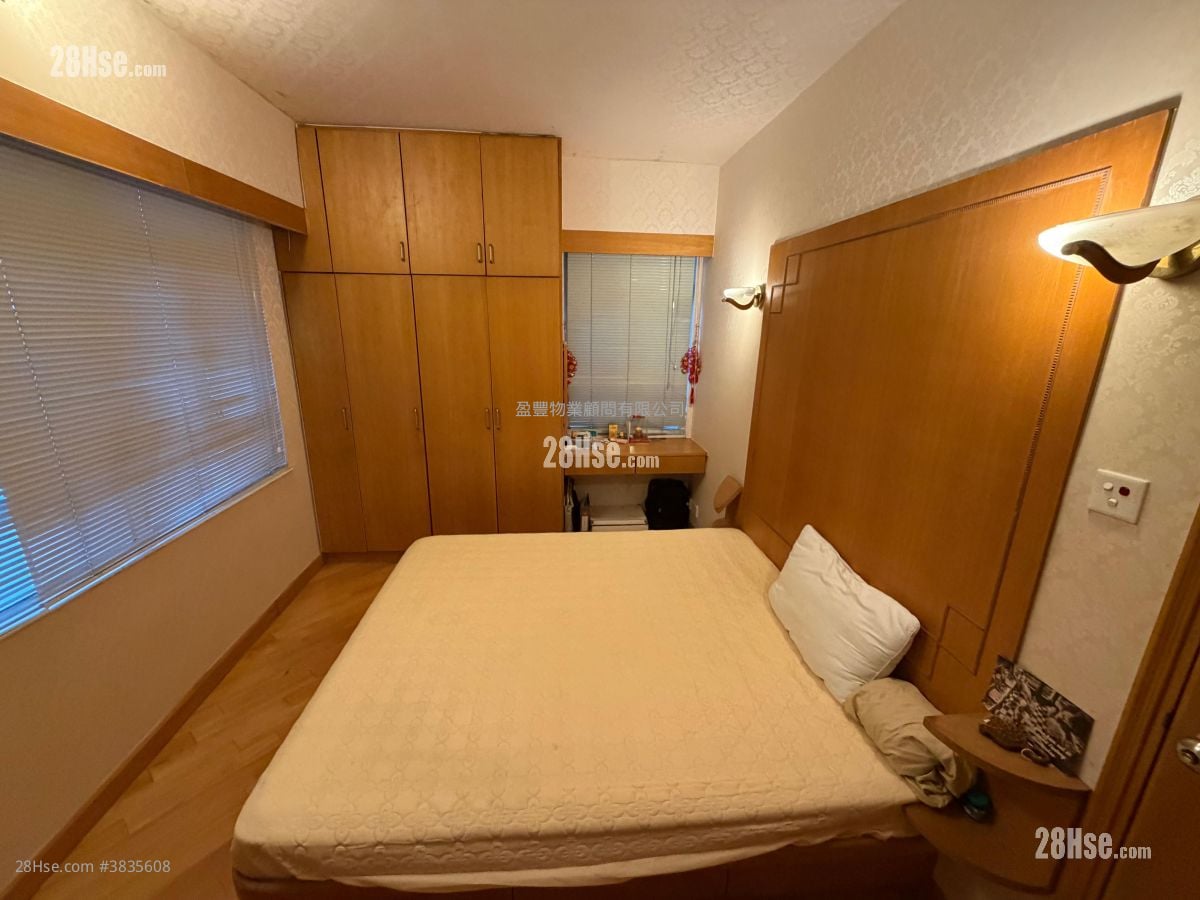 Comfort Gardens Sell 3 Bedrooms , 2 Bathrooms 1,003 ft²