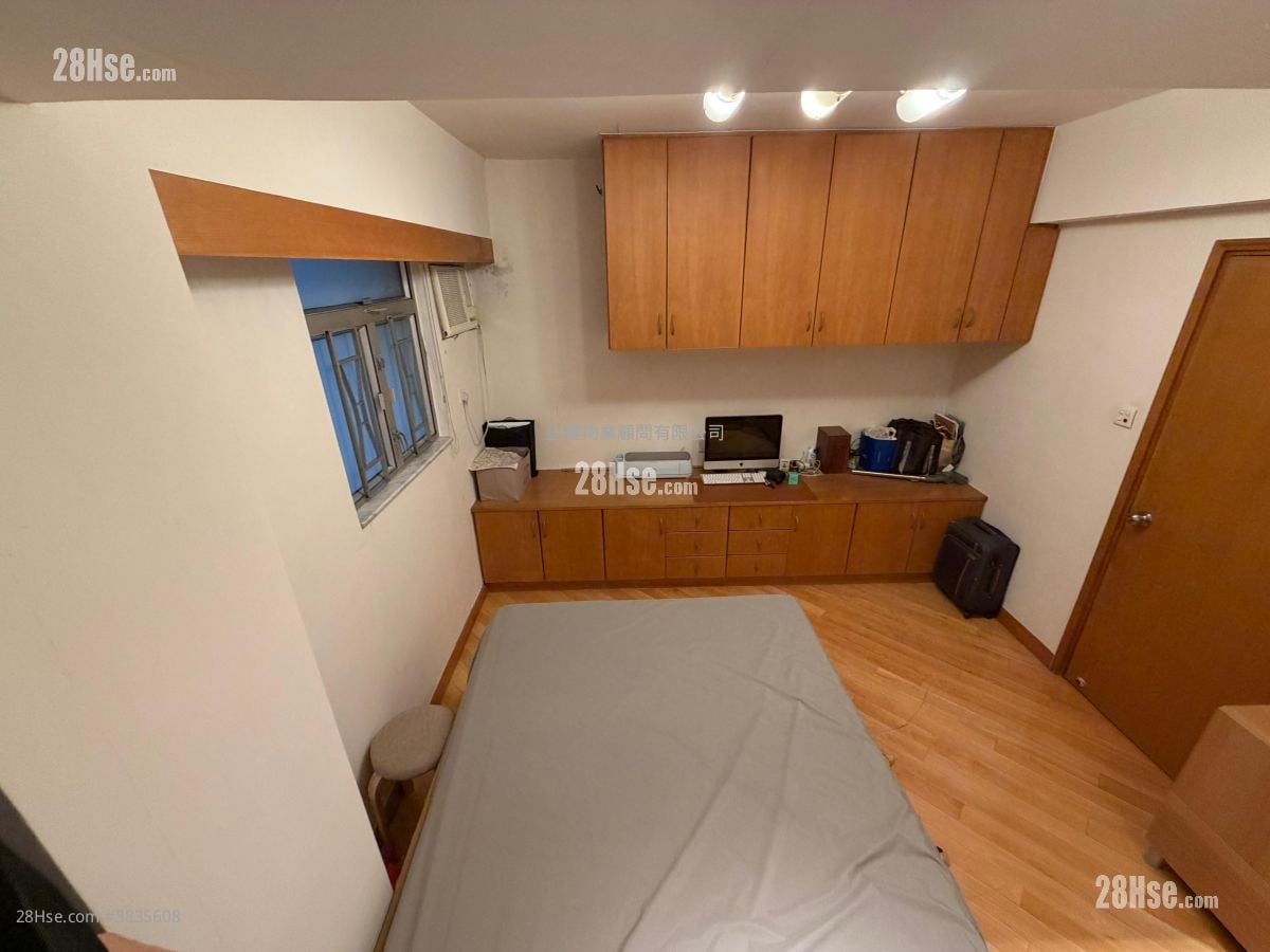 Comfort Gardens Sell 3 Bedrooms , 2 Bathrooms 1,003 ft²