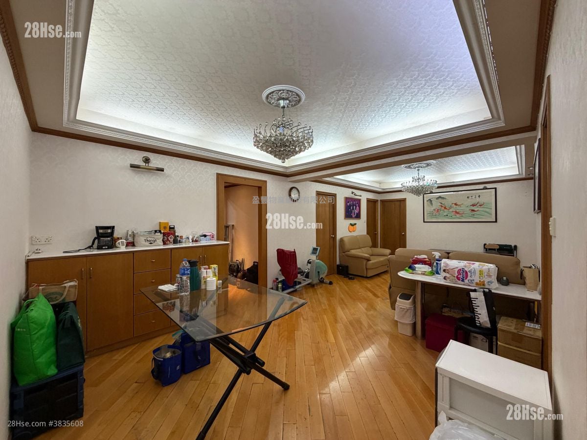Comfort Gardens Sell 3 Bedrooms , 2 Bathrooms 1,003 ft²