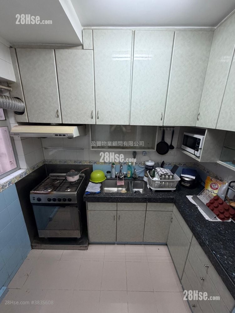 Comfort Gardens Sell 3 Bedrooms , 2 Bathrooms 1,003 ft²