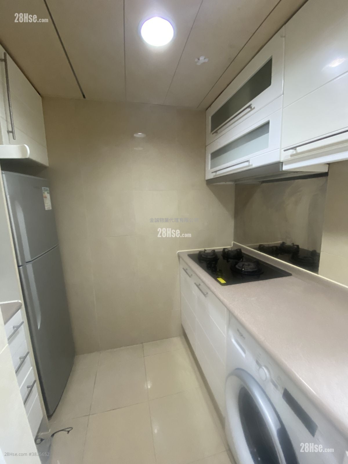 kitchen: Queen's Terrace Rental 1 Bedroom , 1 Bathroom 322 ft²