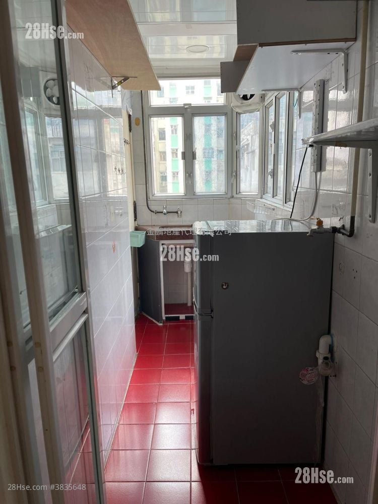 Gold Canyon Court Sell 1 Bedroom , 1 Bathroom 257 ft²