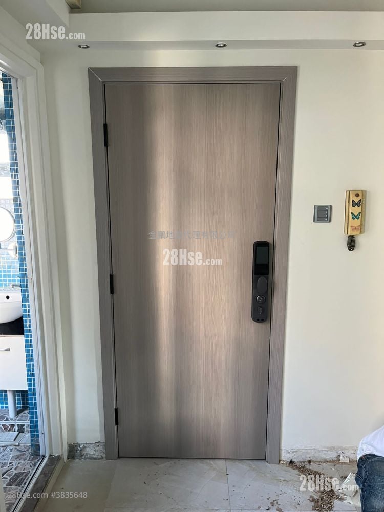 Gold Canyon Court Sell 1 Bedroom , 1 Bathroom 257 ft²
