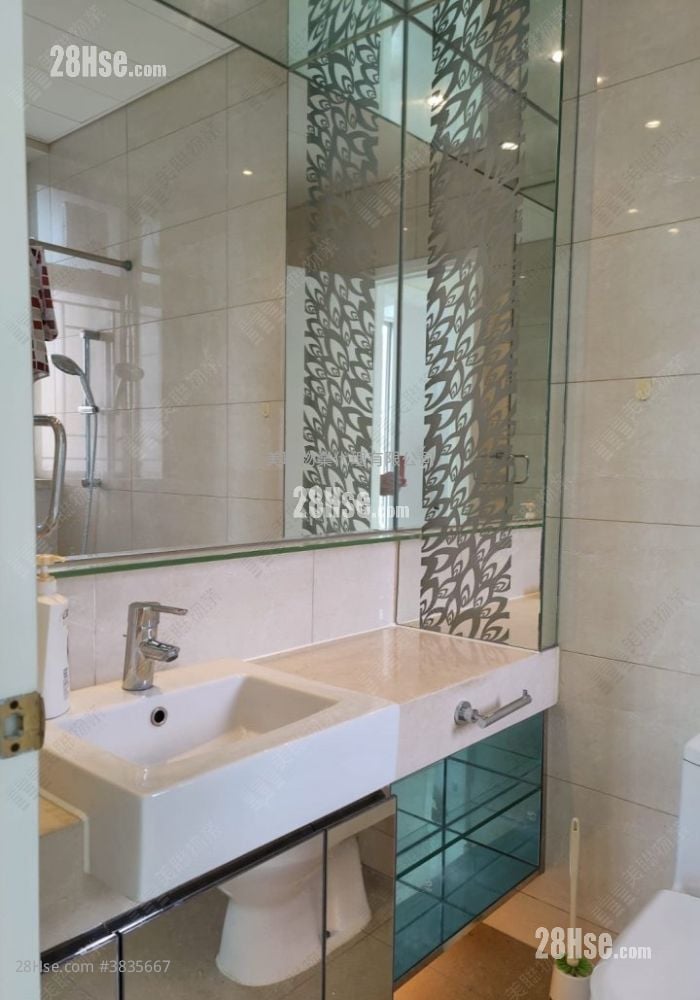 One Madison Sell 2 Bedrooms 498 ft²