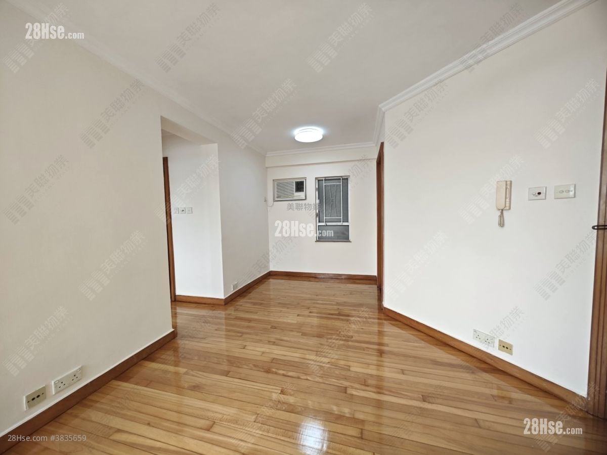Kingswood Villas Sell 2 Bedrooms , 1 Bathroom 441 ft²
