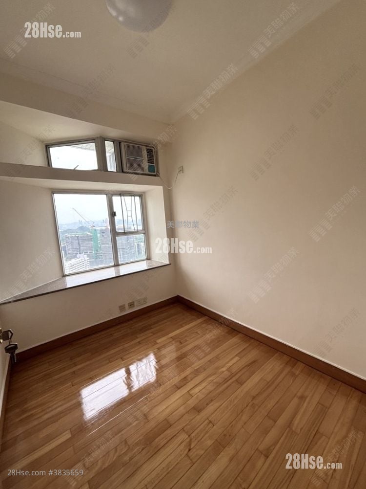 Kingswood Villas Sell 2 Bedrooms , 1 Bathroom 441 ft²