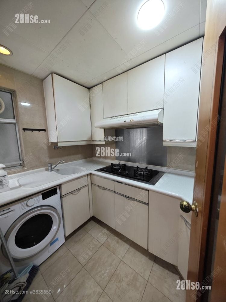 Kingswood Villas Sell 2 Bedrooms , 1 Bathroom 441 ft²
