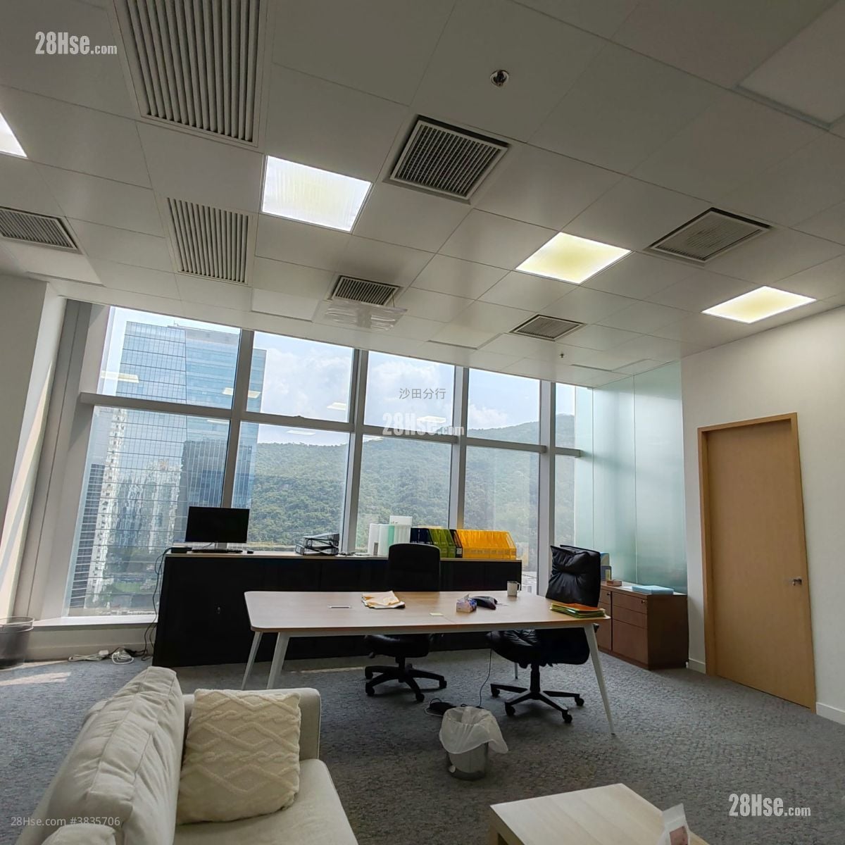 Kings Wing Plaza Rental