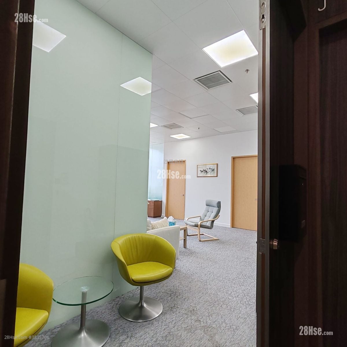 Kings Wing Plaza Rental
