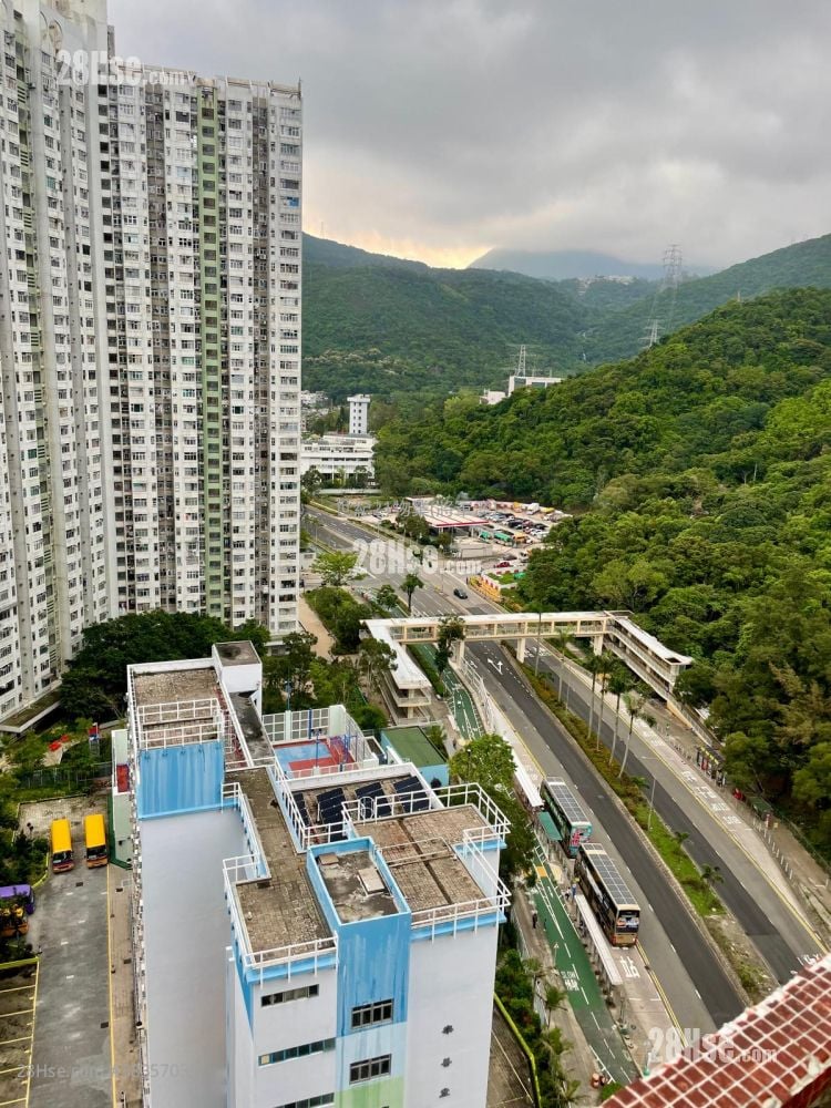 Ying Ming Court Sell 3 Bedrooms , 1 Bathroom 645 ft²