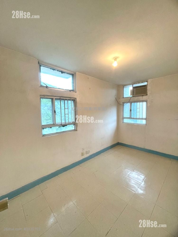 Ying Ming Court Sell 3 Bedrooms , 1 Bathroom 645 ft²