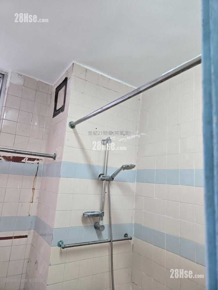 Ying Ming Court Sell 3 Bedrooms , 1 Bathroom 645 ft²