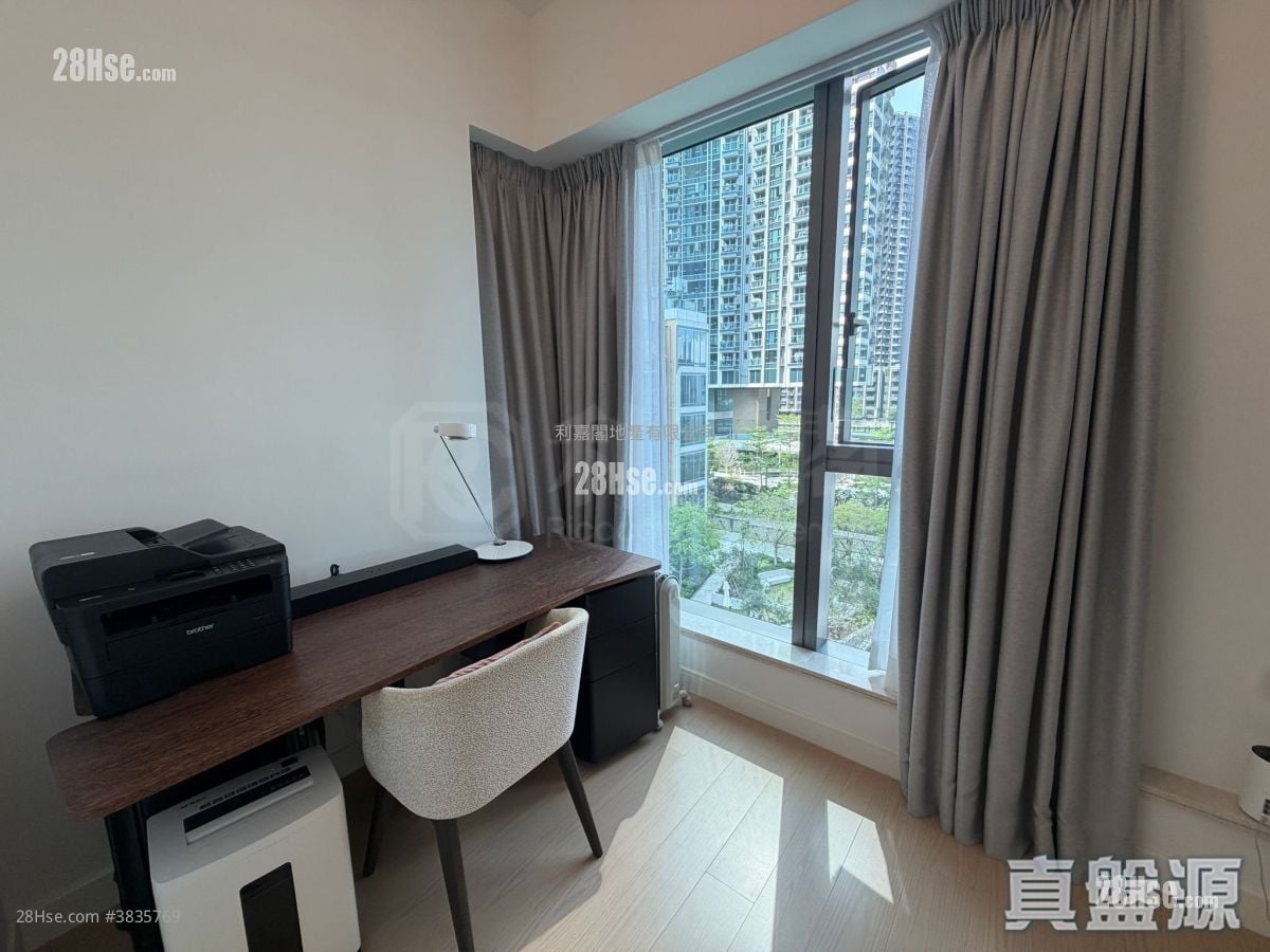 Monaco One Sell 3 Bedrooms 728 ft²
