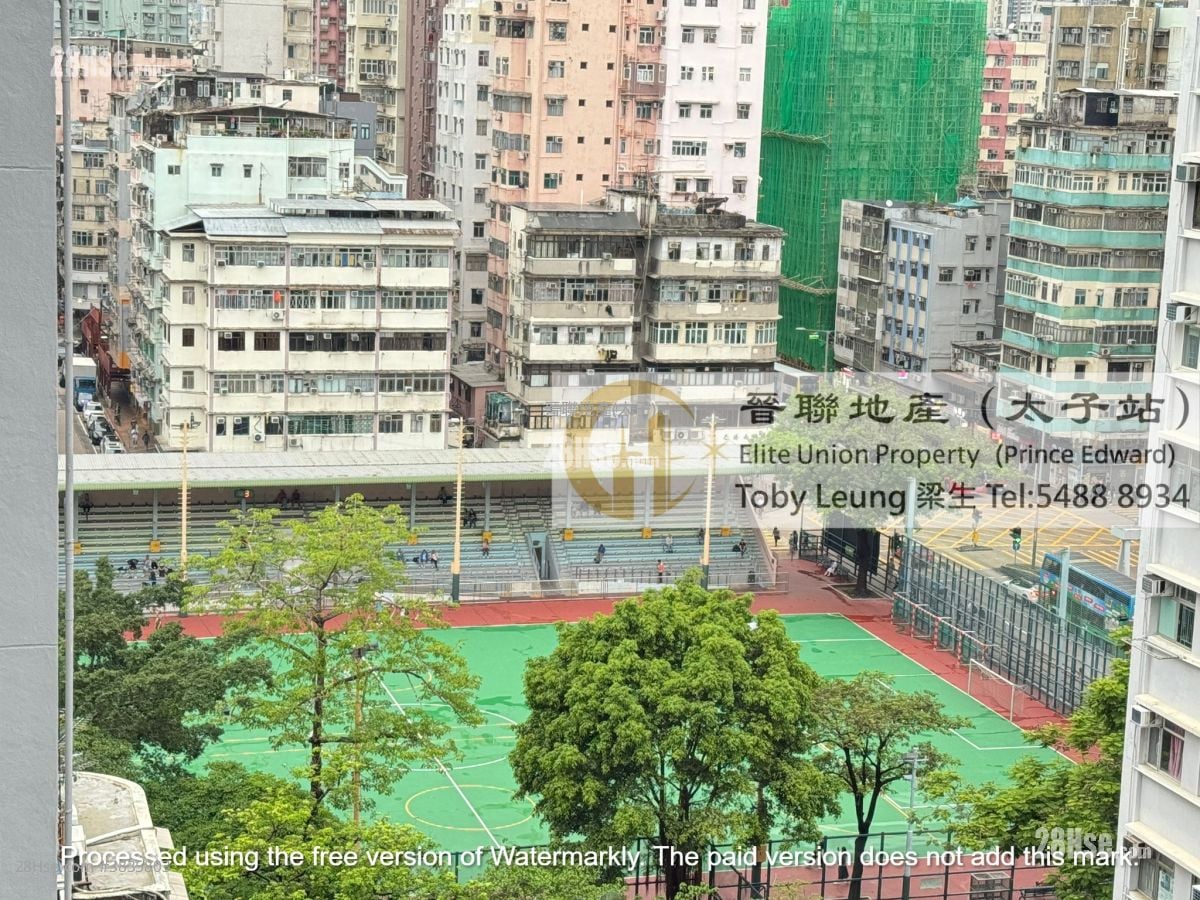 Yau Loy Building Sell 2 Bedrooms , 1 Bathroom 250 ft²