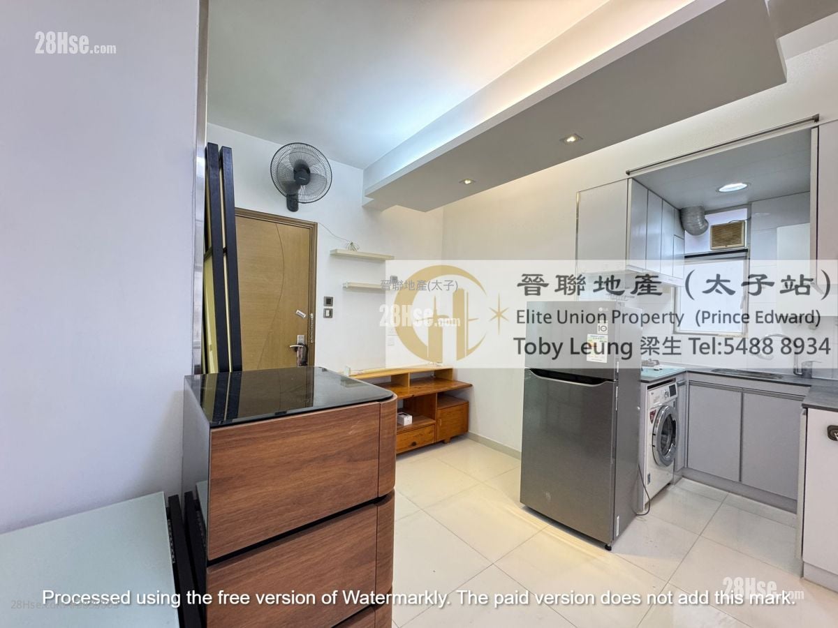 Yau Loy Building Sell 2 Bedrooms , 1 Bathroom 250 ft²
