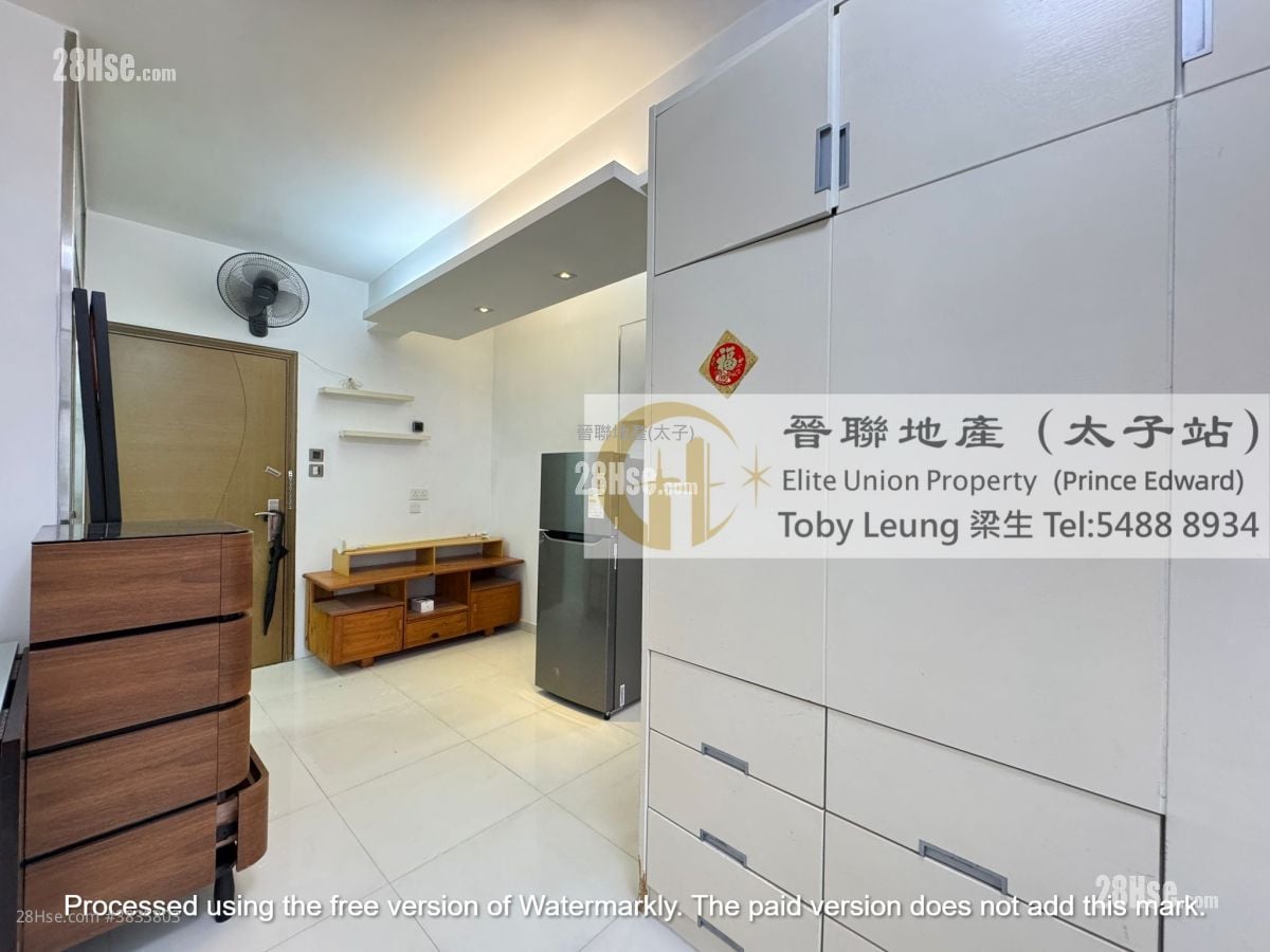 Yau Loy Building Sell 2 Bedrooms , 1 Bathroom 250 ft²
