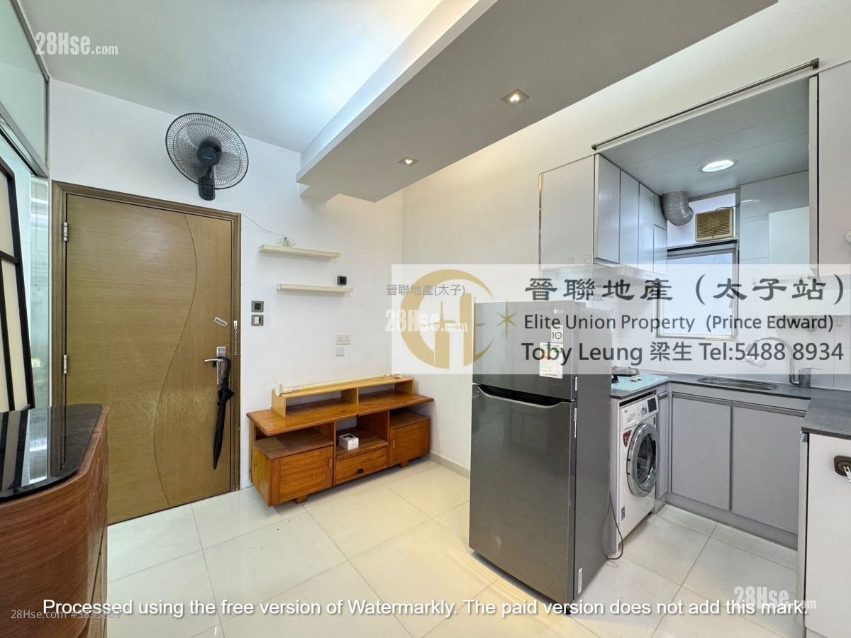 Yau Loy Building Sell 2 Bedrooms , 1 Bathroom 250 ft²