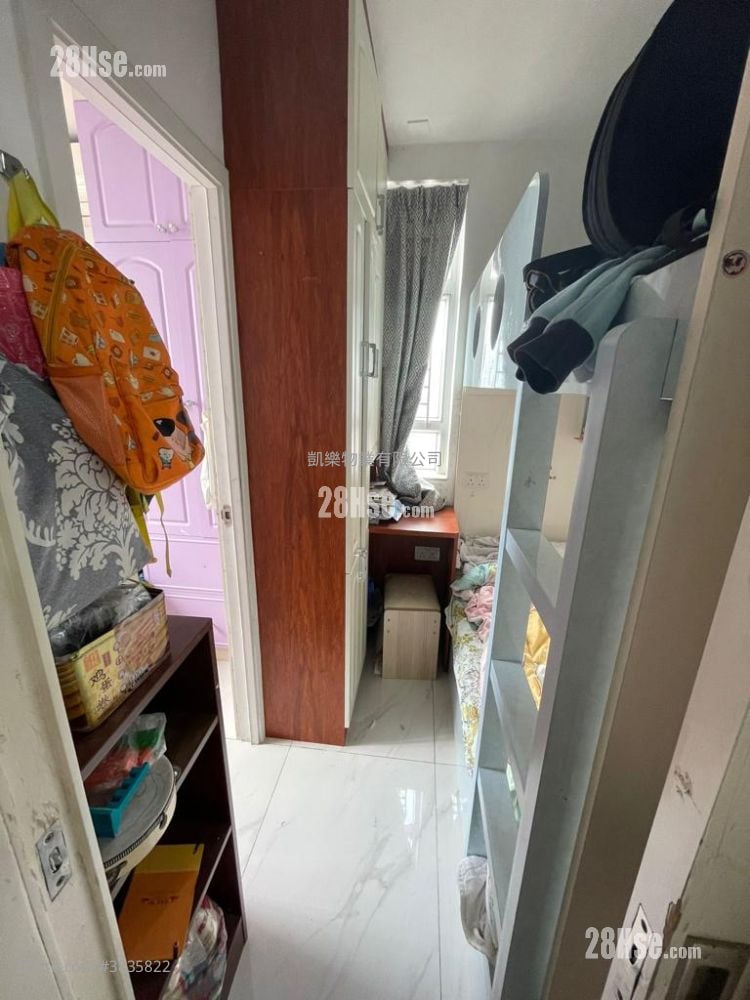 Lai Tsui Court Sell 2 Bedrooms , 1 Bathroom 386 ft²